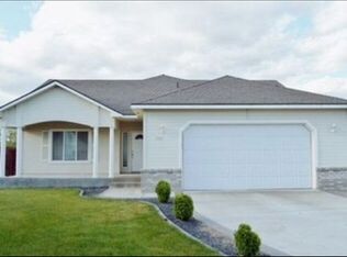 5704 Hilo Ct, West Richland, WA 99353