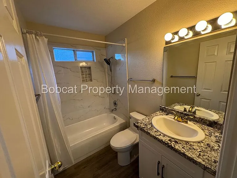 426 Springview Dr — Photo 13