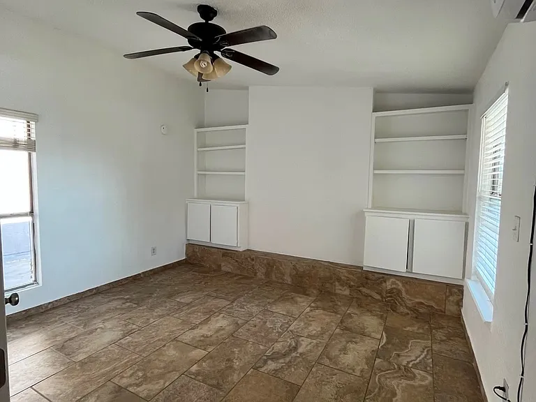 10421 Ashwood Dr #2 — Photo 4