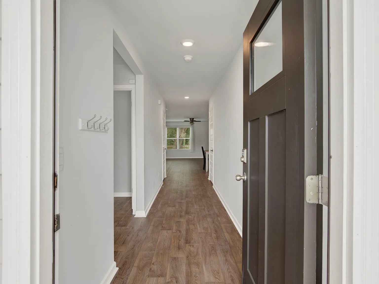 3 bed, 1475 sqft, $2,200 — Photo 2