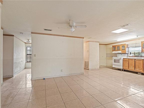 4th image of 659 N Illinois Ave