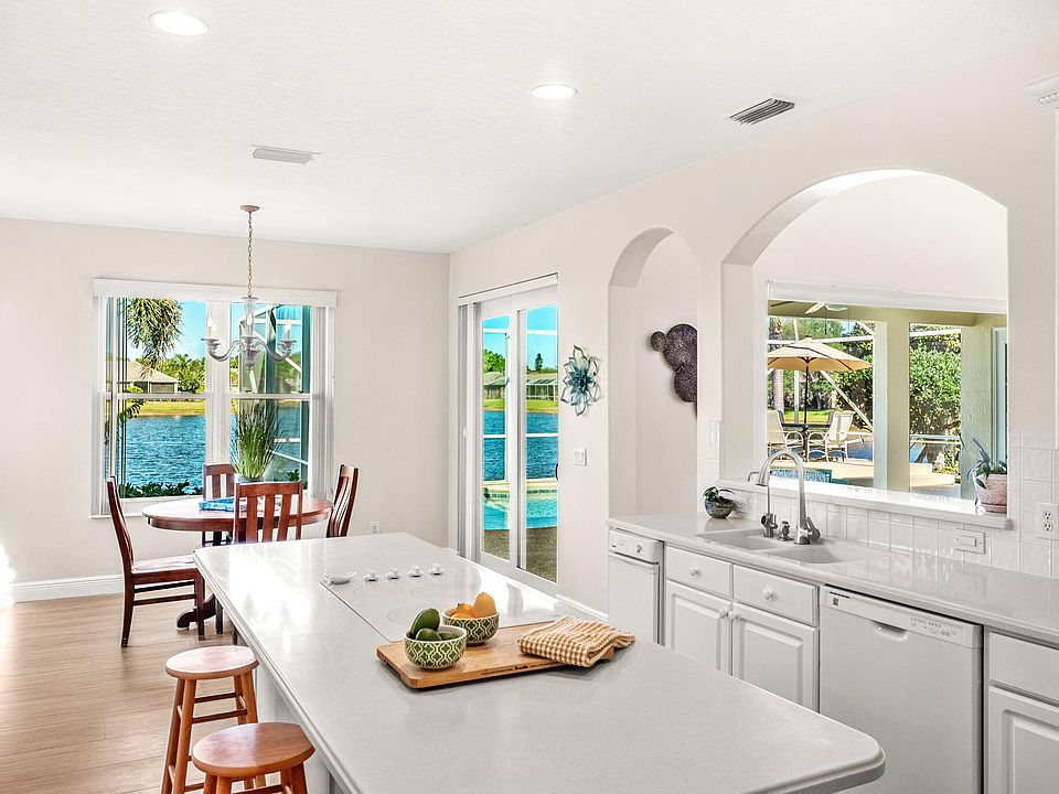 1st image of 5876 Arlington Cir