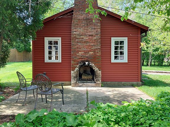 5th image of 19 W Hattendorf Ave