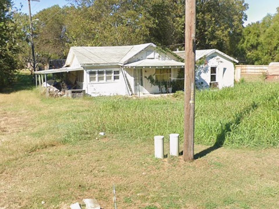 2nd image of 210 S Hickory