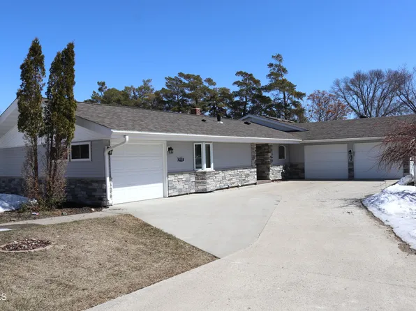 902 6th Ave NE, Valley City, ND 58072