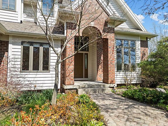 4th image of 1265 Kingswood Rd N