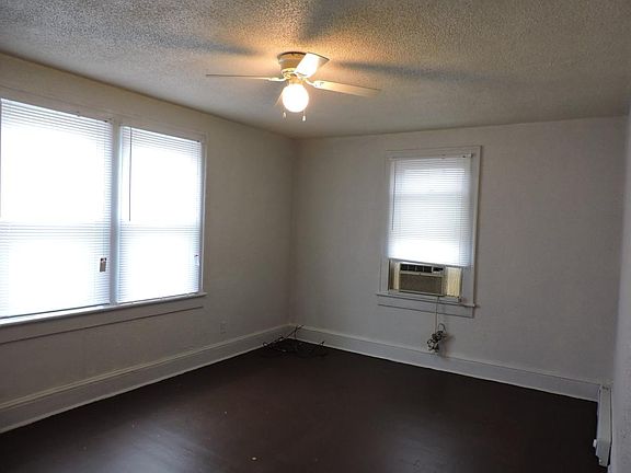 2nd image of 1907 Charleston Ave #2nd