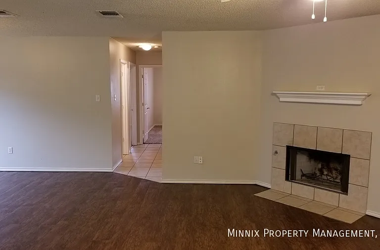 6318 7th St #1 — Photo 3