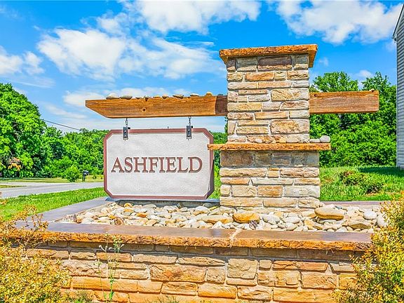 4th image of 164 Ashfield Ln