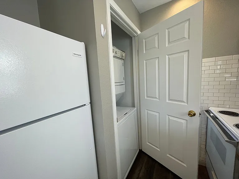 545 Valley View Rd #201 — Photo 14