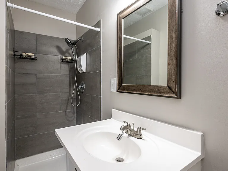 2153 Burroughs Ave SE — Photo 12