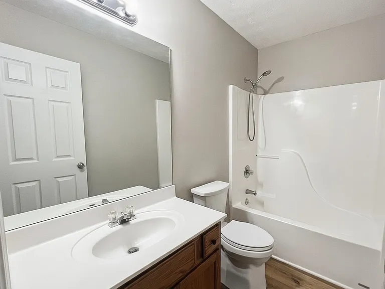 204 Hillcrest Rdg — Photo 24