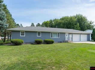 361 N Cordova Ave, Le Center, MN 56057