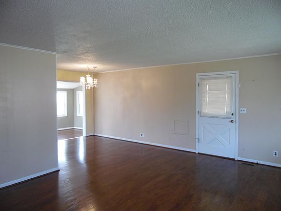 3rd image of 108 Jasper Dr