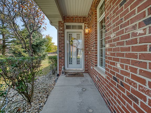 4th image of 6865 Michaels Cir