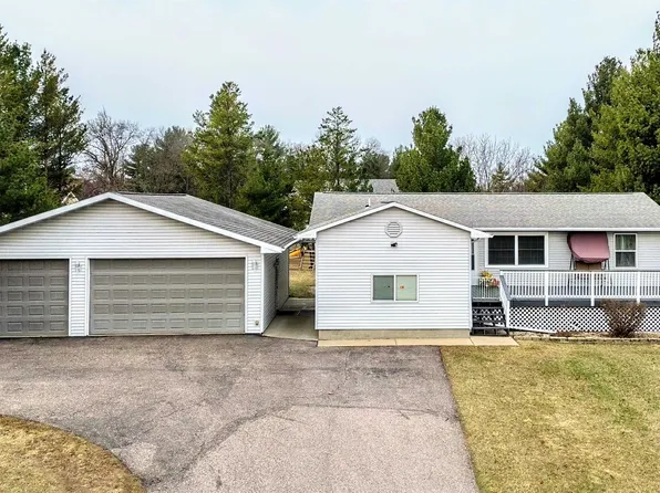 911 Cynthia Ln, Wisconsin Dells, WI 53965