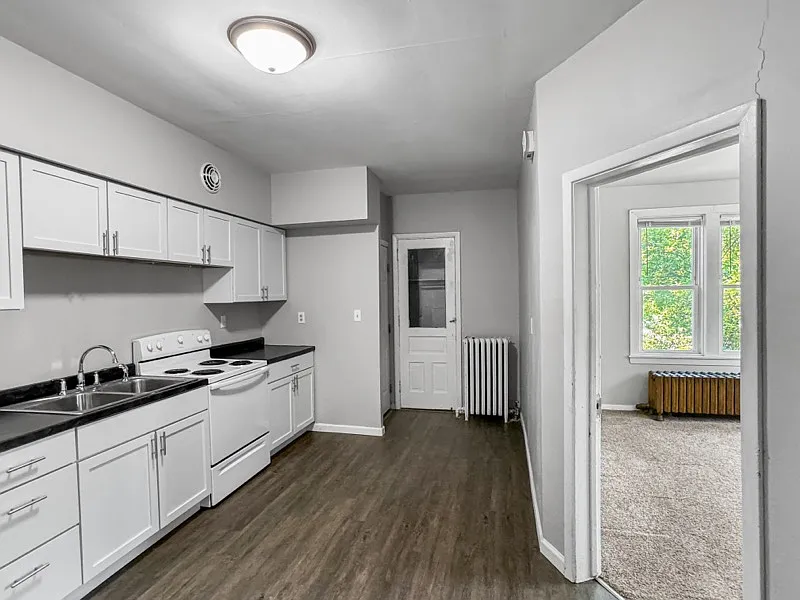 3 bed, 798 sqft, $1,050 — Photo 3