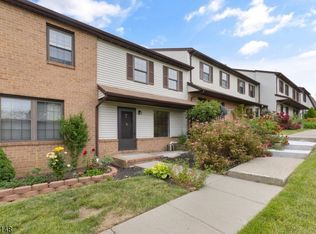 160 Cynthia Dr, Hackettstown, NJ