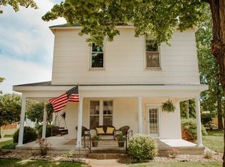 403 Maple St, Marshall, IL 62441