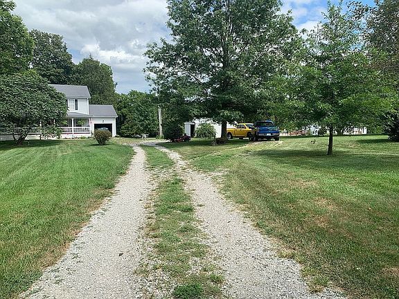 4th image of 1710 Lucas Rd