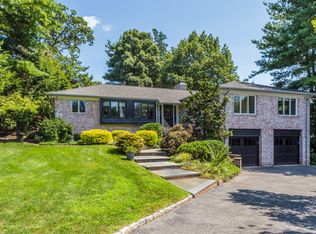 25 Oakledge Rd, Bronxville, NY 10708