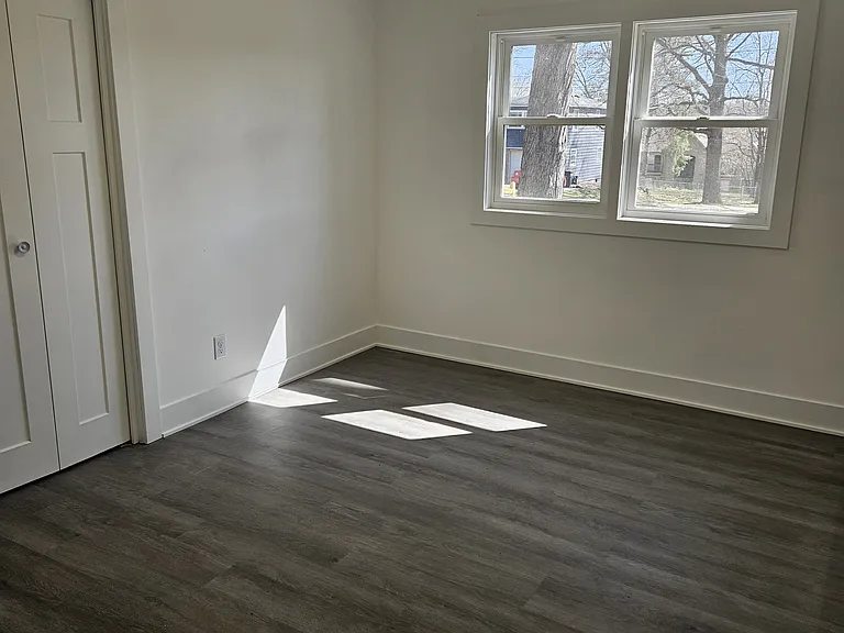 6519 School St — Photo 10