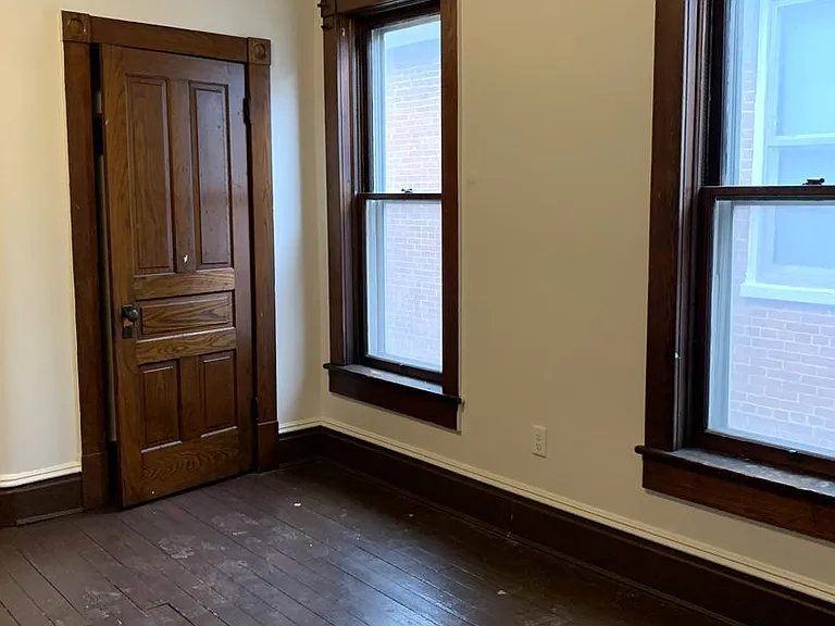 577 Lincoln Way E — Photo 30