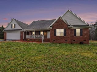 5421 Waynick Meadow Rd, Asheboro, NC 27205