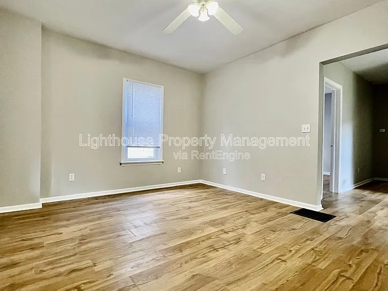 708 Elizabeth St — Photo 4