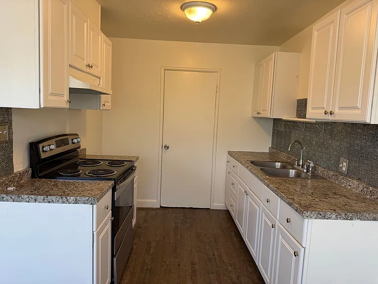 1329 E San Ramon Ave — Photo 23