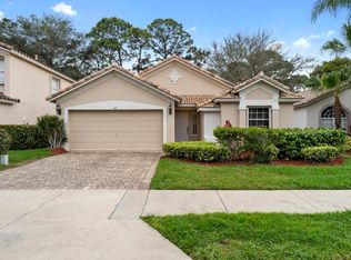 447 Woodview Cir, Palm Beach Gardens, FL 33418