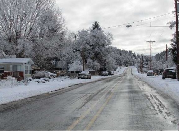 Exterior Neighborhood (street photo)