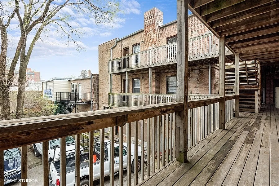 947 W Oakdale Ave — Photo 4