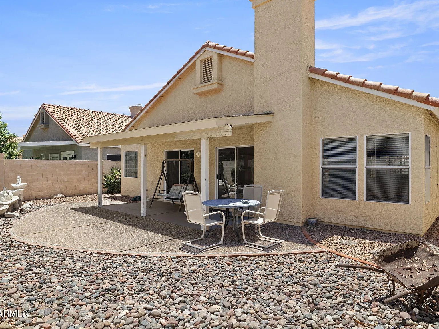 3 bed, 2.0 bath, 1486 sqft, $2,200 — Photo 2