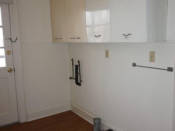 3rd image of 4137 River Ave
