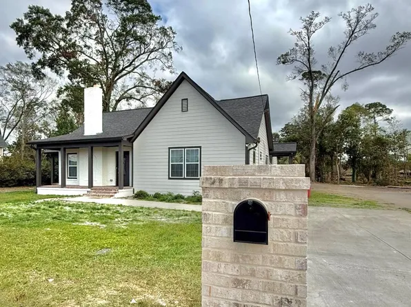 213 Fair St, Baxley, GA 31513