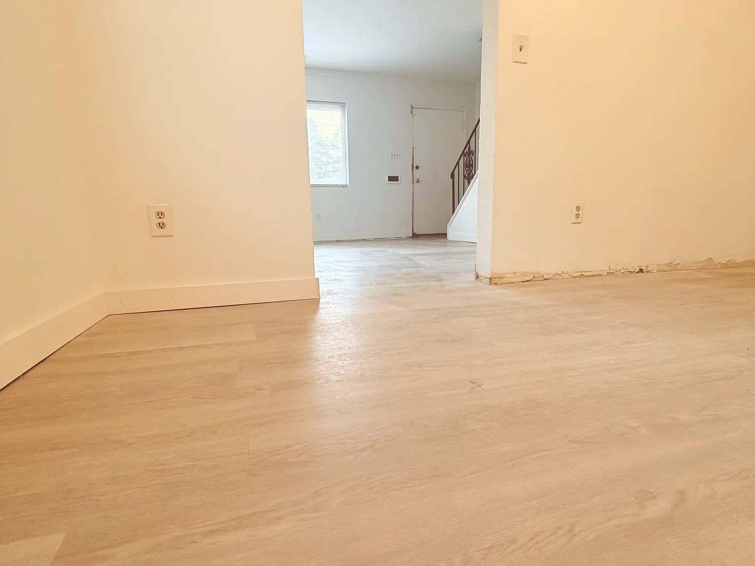 2 bed, 1000 sqft, $1,350 — Photo 3