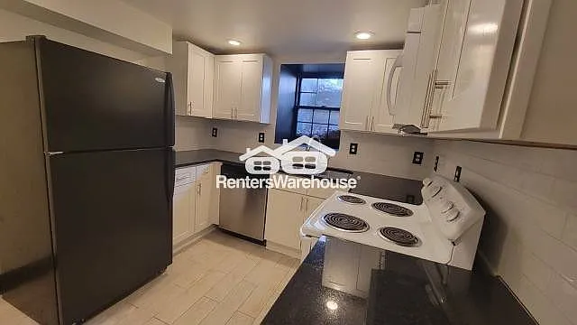 1916 Joseph E Boone Blvd NW #B — Photo 9