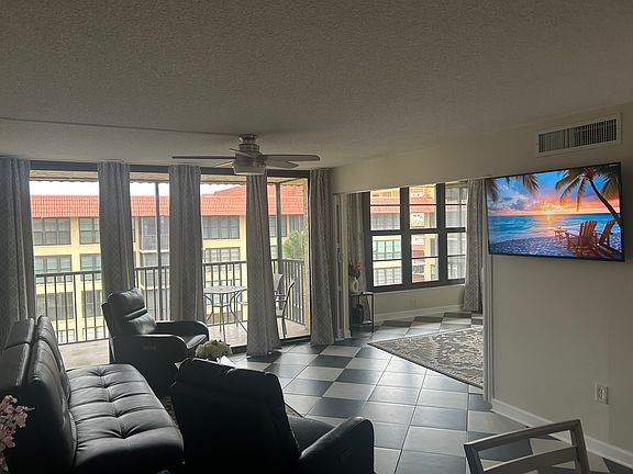 4th image of 19701 Gulf Blvd #Top