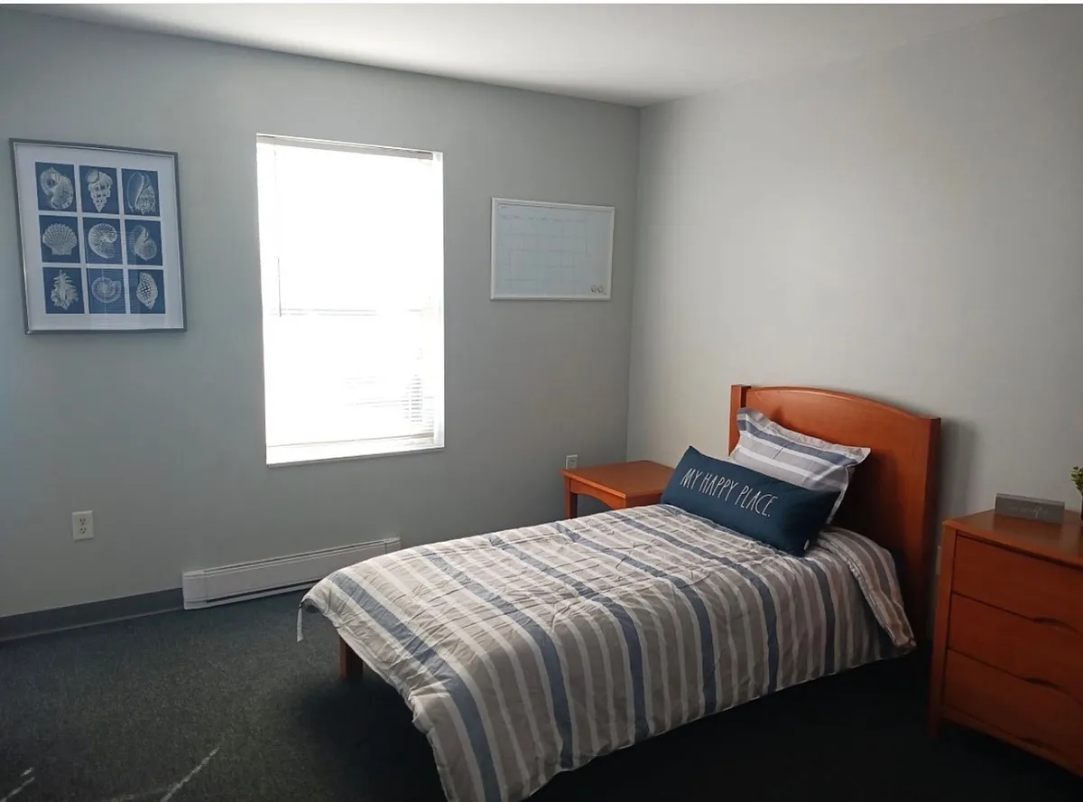 Building Photo - Pine Rock Townhomes Student Living