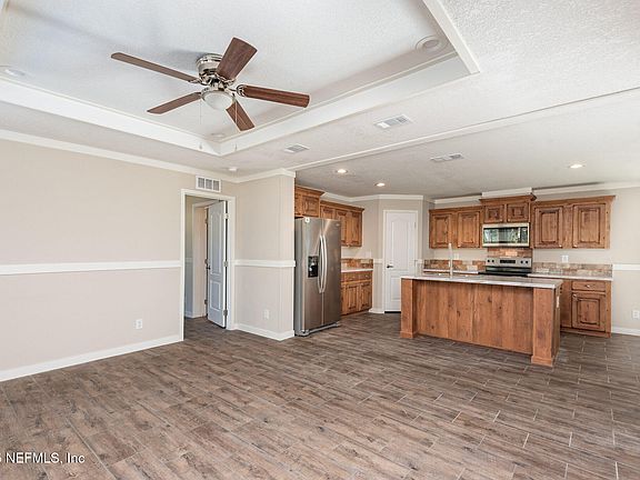 5th image of 56507 NASSAU OAKS Drive