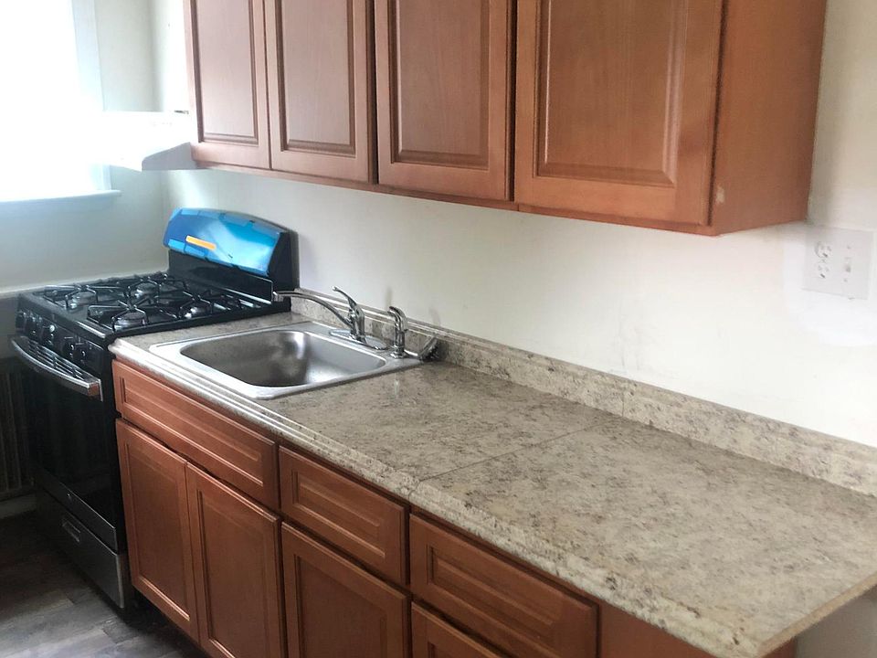 2nd image of 6019 Catharine St #2