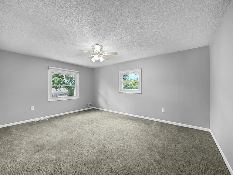 2814 Woodridge Ln — Photo 13