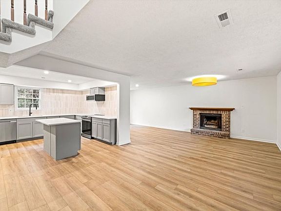 2nd image of 500 Junco Ln