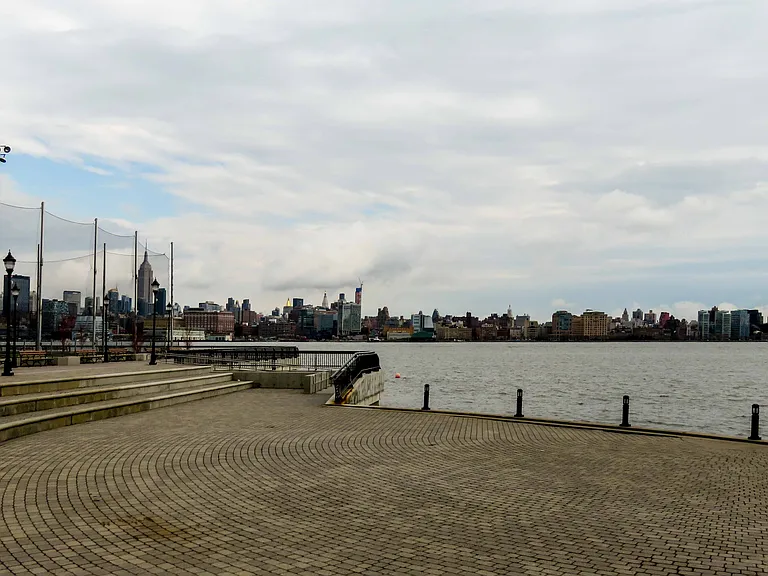 600 Hudson St #3B — Photo 22