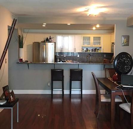 4th image of 19370 Collins Ave APT 609