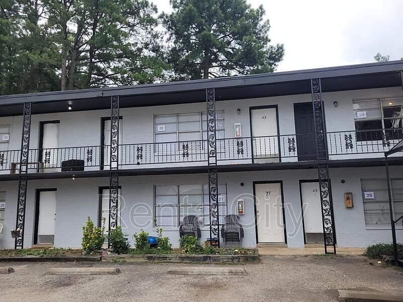 1st image of 100 Marr Dr APT 28