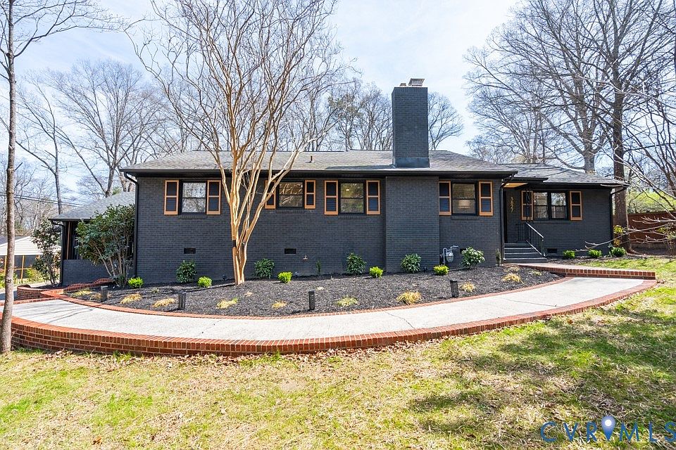 1st image of 3827 W Weyburn Rd