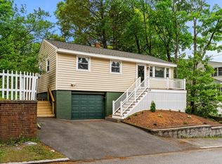 125 Hoyt Ave, Lowell, MA 01852