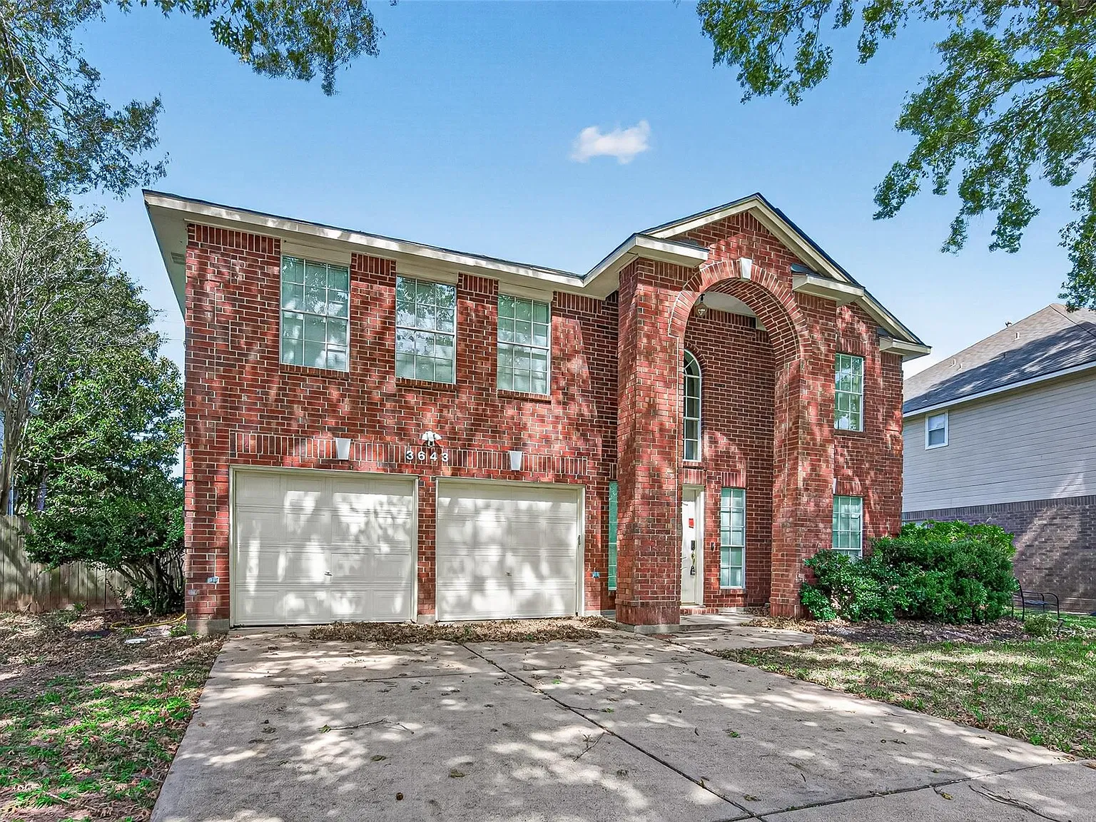 4 bed, 2.5 bath, 2662 sqft, $2,800 — Photo 2